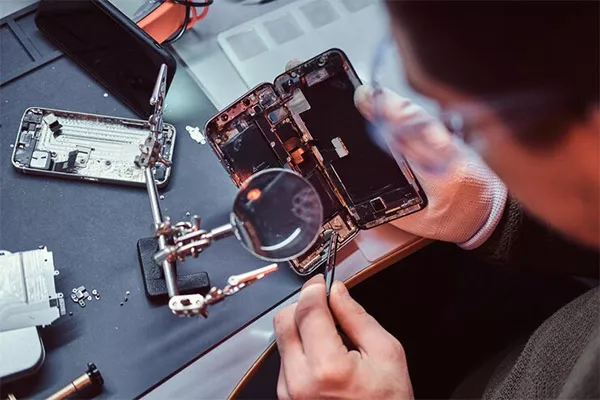 Batterie d’iPhone 13 morte, à qui faire appel d’urgence ?, Cappelle-la-Grande, RepaMobile