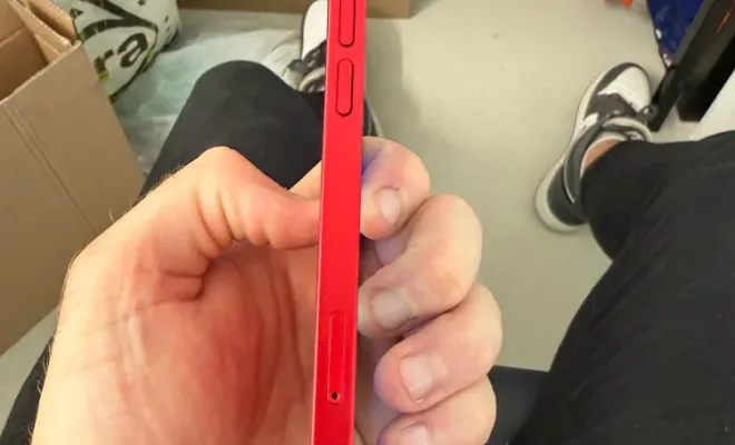 Changement de châssis rouge iphone 13, Cappelle-la-Grande, RepaMobile