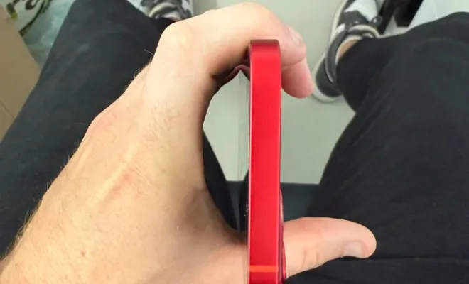 Changement de châssis rouge iphone 13, Cappelle-la-Grande, RepaMobile