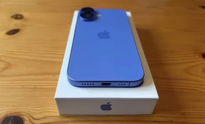 Vente iPhone 16 bleu état neuf sur Cappelle-la-Grande, Cappelle-la-Grande, RepaMobile