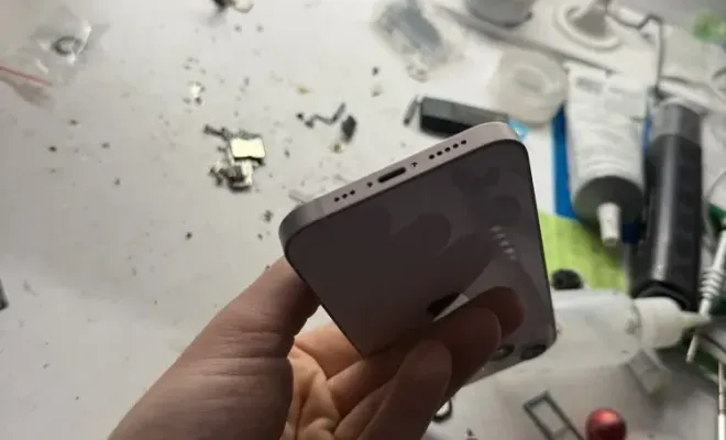 Changement de châssis iphone 13 rose sur cappelle-la-grande, Cappelle-la-Grande, RepaMobile