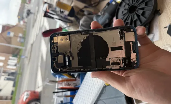 Changement châssis iPhone 13 sur Petite-Synthe, Cappelle-la-Grande, RepaMobile