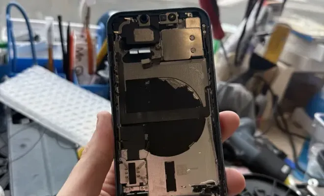Changement châssis iPhone 13 sur Petite-Synthe, Cappelle-la-Grande, RepaMobile